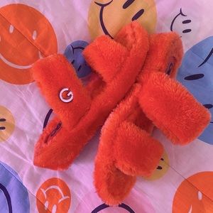 Women’s fuzzy faux fur sandal Bright Orange